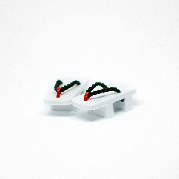 Geta Japanese Shoes White/Black